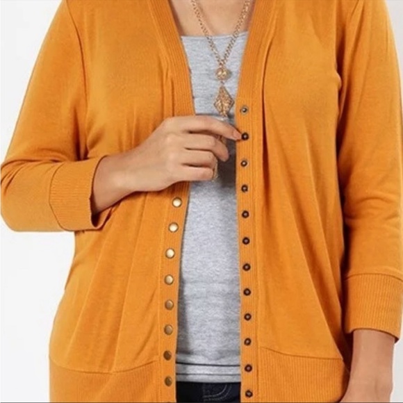 ⭐️Plus Size Snap Front Cardigan Golden Mustard Yellow - Picture 2 of 3